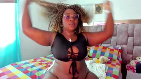 Snapshot of naomi_kiing chatting on December 14, 3:36 pm Nathalia King online show from December 14, 3:36 pm