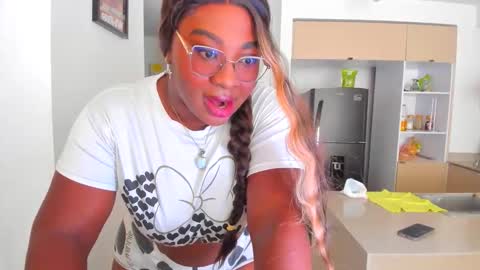 Snapshot of naomi_kiing chatting on October 17, 4:53 pm Nathalia King online show from October 17, 4:53 pm