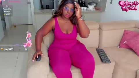 Snapshot of naomi_kiing chatting on July 28, 6:20 pm Nathalia King online show from July 28, 6:20 pm