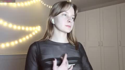 Naomi online show from October 29, 7:15 pm