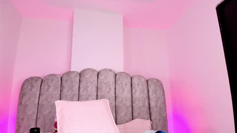 naomi online show from April 29, 5:30 pm