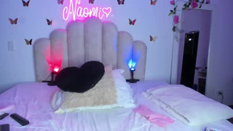 Snapshot of naomiasha_ chatting on November 6, 1:17 am online show from November 6, 1:17 am