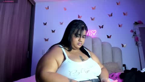 Snapshot of naomiasha_ chatting on November 29, 12:46 am online show from November 29, 12:46 am