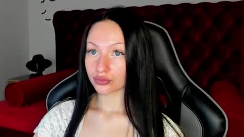 Naomi online show from November 12, 5:30 am