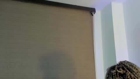 Snapshot of naomidawsonn chatting on December 19, 1:45 am naomidawson online show from December 19, 1:45 am