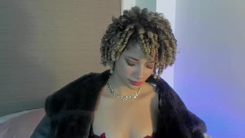 Snapshot of naomidawsonn chatting on December 20, 11:45 pm naomidawson online show from December 20, 11:45 pm