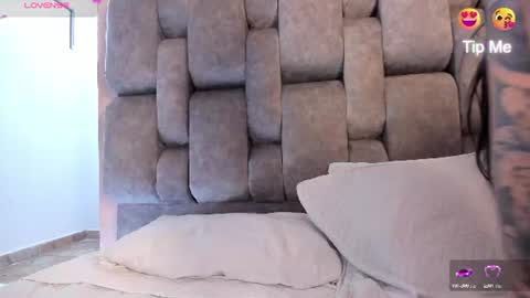 Snapshot of naomifrost chatting on July 28, 4:39 pm Naomi Frost online show from July 28, 4:39 pm