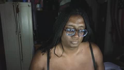 Snapshot of naomifux chatting on November 23, 10:09 pm Naomi online show from November 23, 10:09 pm