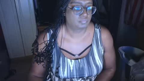 Snapshot of naomifux chatting on December 2, 6:08 am Naomi online show from December 2, 6:08 am