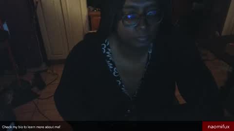 Snapshot of naomifux chatting on February 3, 7:02 am Naomi online show from February 3, 7:02 am