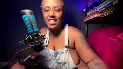 Naomigiirl6 online show from June 6, 8:13 pm