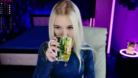 naomihita online show from November 28, 4:53 pm