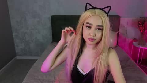 Snapshot of naomikim_ chatting on February 7, 1:09 am Naomi online show from February 7, 1:09 am