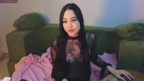 Snapshot of naomikim_ chatting on March 21, 9:36 am Naomi online show from March 21, 9:36 am