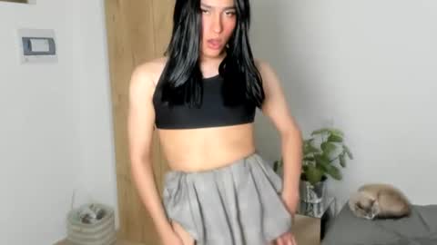 Naomi Moore online show from June 11, 8:07 pm