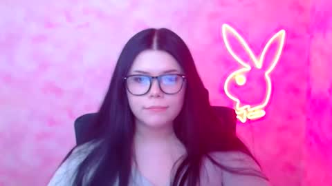 Snapshot of naomivibes chatting on December 19, 6:59 pm Naomi online show from December 19, 6:59 pm