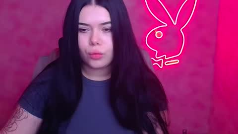 Snapshot of naomivibes chatting on January 12, 6:18 am Naomi online show from January 12, 6:18 am