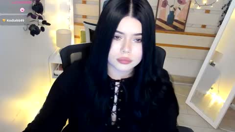 Snapshot of naomivibes chatting on February 6, 8:34 pm Naomi online show from February 6, 8:34 pm