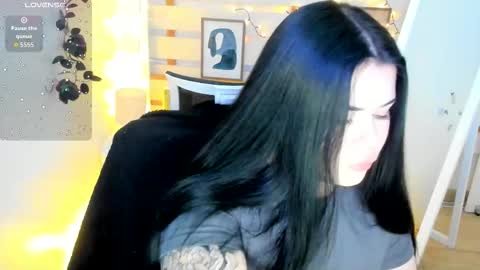 Snapshot of naomivibes chatting on February 8, 9:07 pm Naomi online show from February 8, 9:07 pm