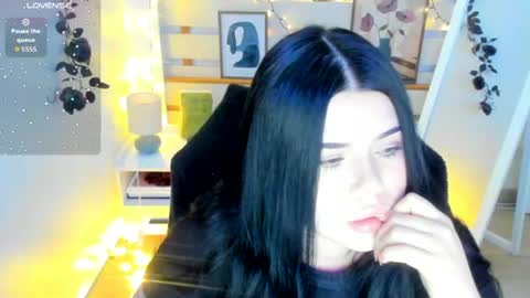 Snapshot of naomivibes chatting on February 9, 9:30 pm Naomi online show from February 9, 9:30 pm