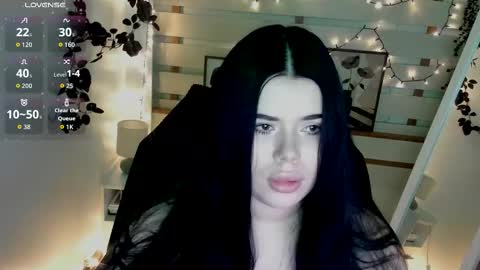 Snapshot of naomivibes chatting on February 13, 1:18 pm Naomi online show from February 13, 1:18 pm