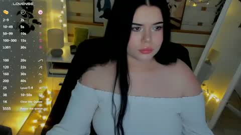 Snapshot of naomivibes chatting on February 20, 7:58 pm Naomi online show from February 20, 7:58 pm