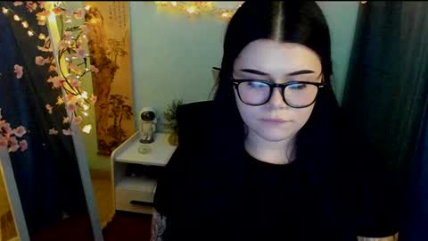 Snapshot of naomivibes chatting on February 24, 9:07 am Naomi online show from February 24, 9:07 am