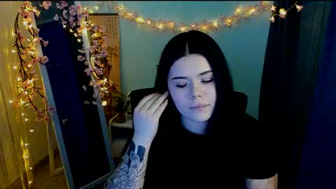 Snapshot of naomivibes chatting on March 4, 2:01 pm Naomi online show from March 4, 2:01 pm