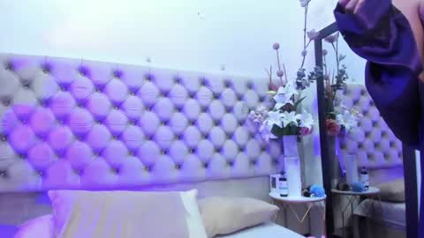 Snapshot of naomiwhitee chatting on July 23, 1:58 am NaomiWhite online show from July 23, 1:58 am