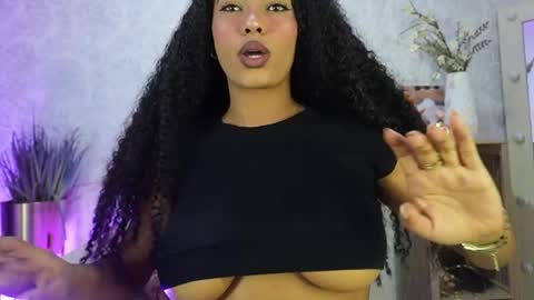 Naomi     online show from May 8, 4:40 am