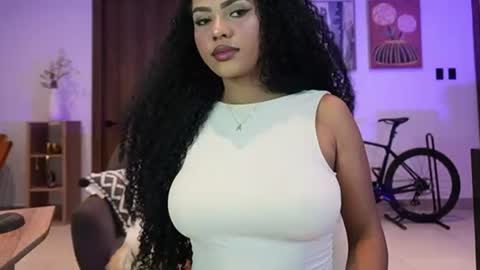 Naomi     online show from June 14, 4:14 am