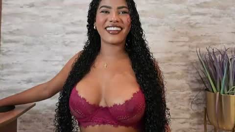 Naomi     online show from July 29, 4:21 am