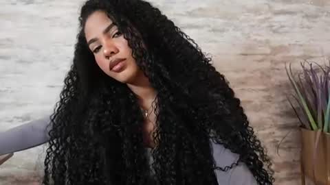 Naomi     online show from July 30, 4:00 am