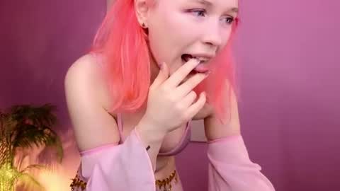 Naomi online show from June 24, 8:52 pm