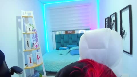 Snapshot of naomy_sex_69 chatting on October 16, 8:15 am naomy_sex_69 online show from October 16, 8:15 am