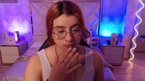 Snapshot of naomy_tay1 chatting on November 24, 4:01 am Naomy online show from November 24, 4:01 am