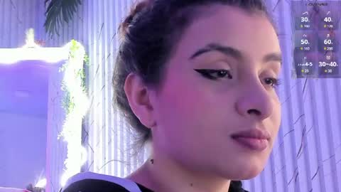 Naomy  online show from July 17, 3:35 am