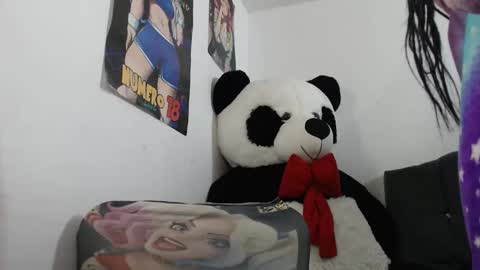 Snapshot of naomylux1 chatting on May 16, 12:48 pm naomylux1 online show from May 16, 12:48 pm