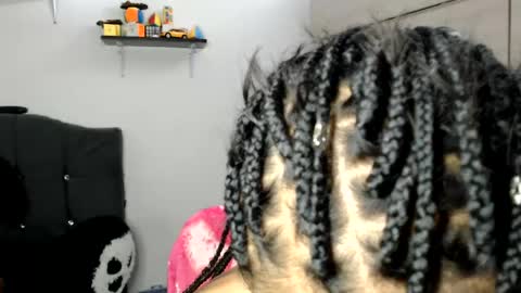 Snapshot of naomylux1 chatting on May 27, 3:47 am naomylux1 online show from May 27, 3:47 am