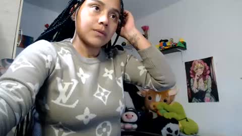 Snapshot of naomylux1 chatting on June 12, 7:57 pm naomylux1 online show from June 12, 7:57 pm