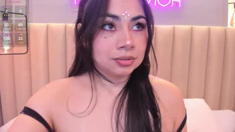 Naomy  online show from November 16, 5:29 pm