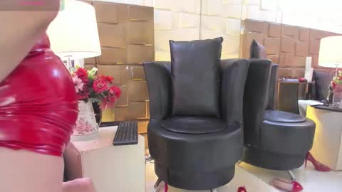 Snapshot of naomyrivera chatting on November 14, 12:04 pm nao online show from November 14, 12:04 pm