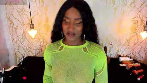 Snapshot of naomyy_cooper chatting on November 7, 8:42 pm Naomy online show from November 7, 8:42 pm