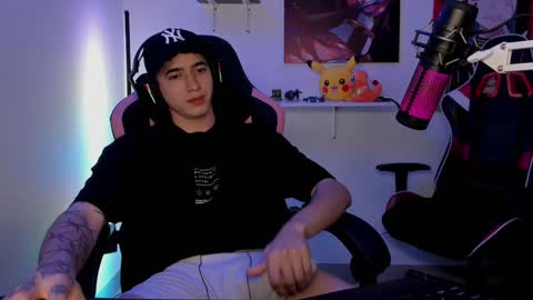 Snapshot of naranjo_seb chatting on January 4, 11:11 am sebastian online show from January 4, 11:11 am