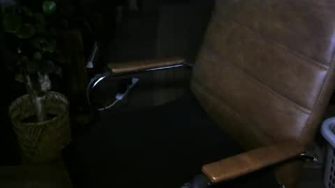 Snapshot of nareth338 chatting on April 1, 1:01 pm nareth338 online show from April 1, 1:01 pm