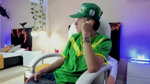 Nascary Fox online show from October 21, 8:31 pm