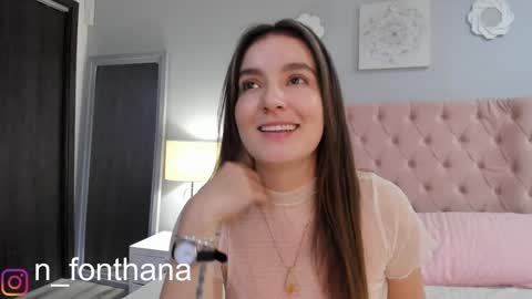 Nashly Fontana online show from December 19, 6:01 pm