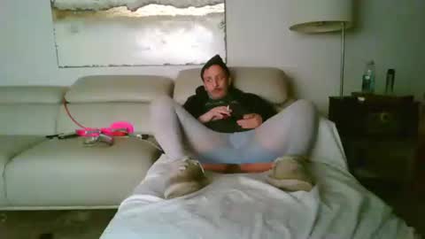 Snapshot of nassobout chatting on February 5, 9:47 am nassobout online show from February 5, 9:47 am