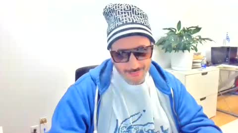 Snapshot of nassobout chatting on February 12, 10:05 pm nassobout online show from February 12, 10:05 pm