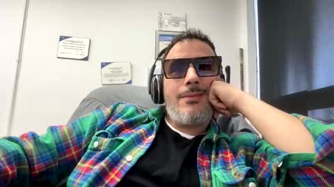 Snapshot of nassobout chatting on March 3, 9:42 pm nassobout online show from March 3, 9:42 pm